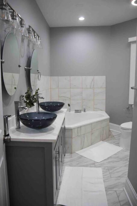 Upscale Apartment Westside Of Chicago Eksteriør bilde