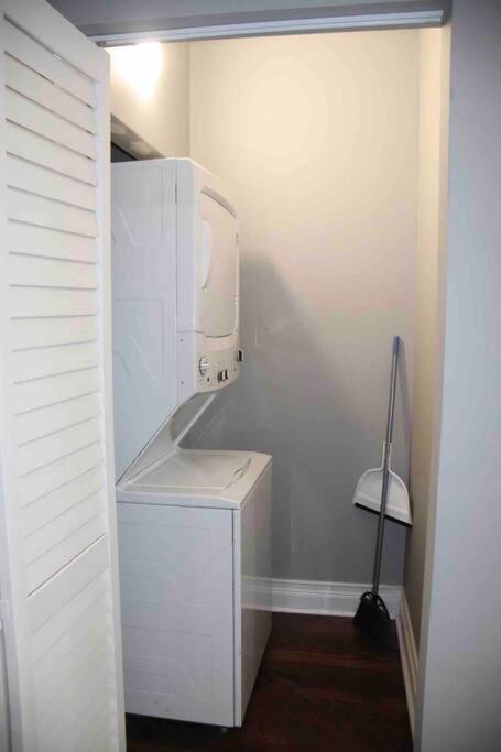 Upscale Apartment Westside Of Chicago Eksteriør bilde
