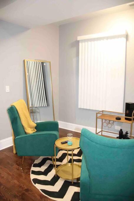 Upscale Apartment Westside Of Chicago Eksteriør bilde