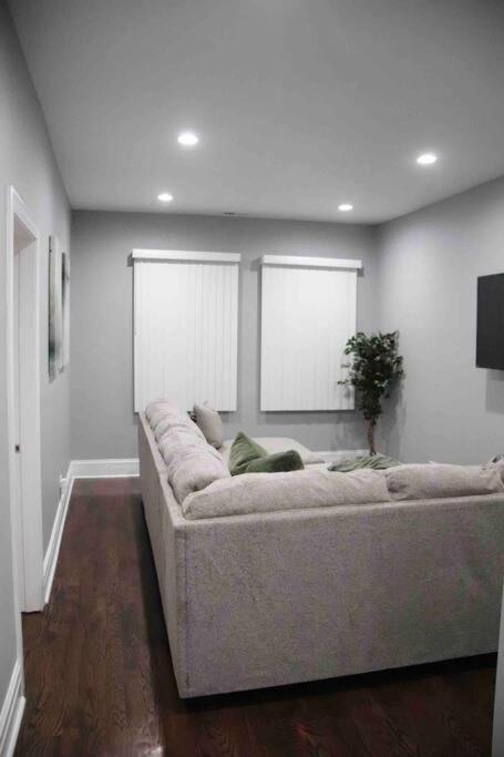 Upscale Apartment Westside Of Chicago Eksteriør bilde